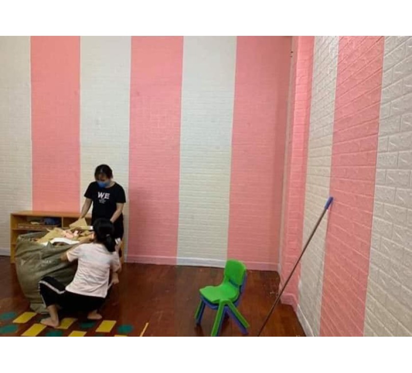 Xốp dán tường màu hồng nhạt