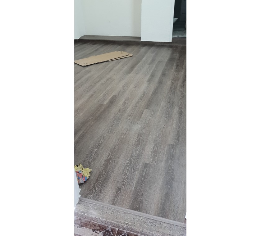 Thi công sàn nhựa giả gỗ ở 172 Trần Phú, Vũng Tàu