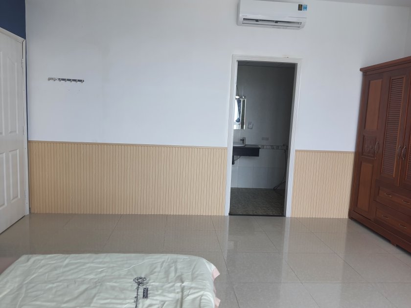 ốp lamri chân tường